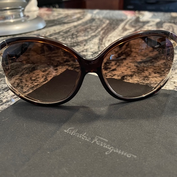 Salvatore Ferragamo SF600S Sunglasses main image 8